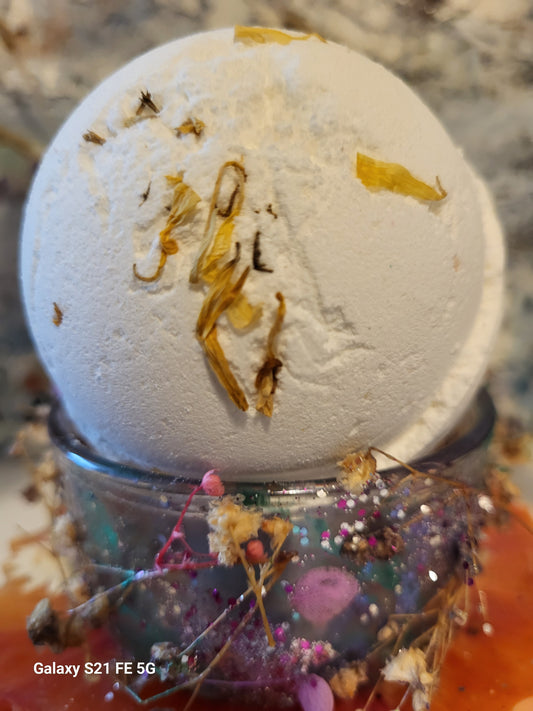 Energise Bath Bomb blended with Lemon, Ginger & Orange Aromatherapy Oils with calendula petals